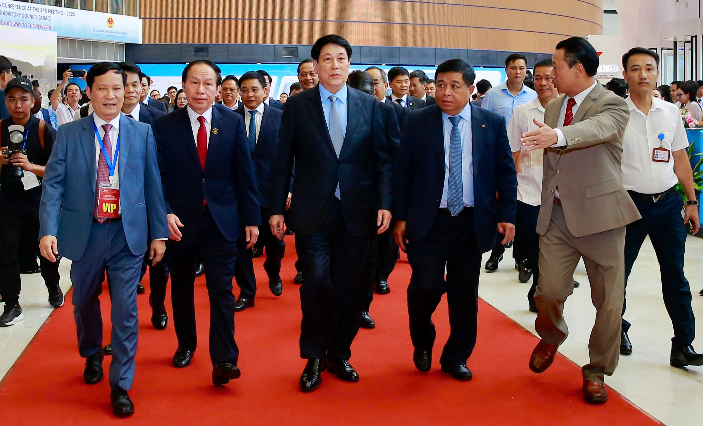 Chủ tịch nước Lương Cường dự hội nghị xúc tiến đầu tư tại Hải Phòng- Ảnh 1.