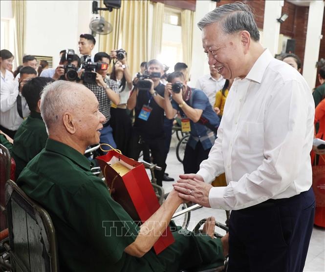 Tổng Bí thư Tô Lâm: Công tác “Đền ơn đáp nghĩa”, “Uống nước nhớ nguồn” là mệnh lệnh từ trái tim- Ảnh 1.