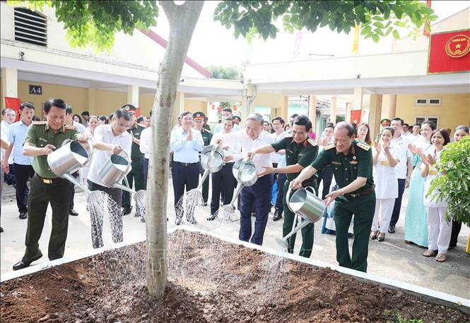 Tổng Bí thư Tô Lâm: Công tác “Đền ơn đáp nghĩa”, “Uống nước nhớ nguồn” là mệnh lệnh từ trái tim- Ảnh 4.