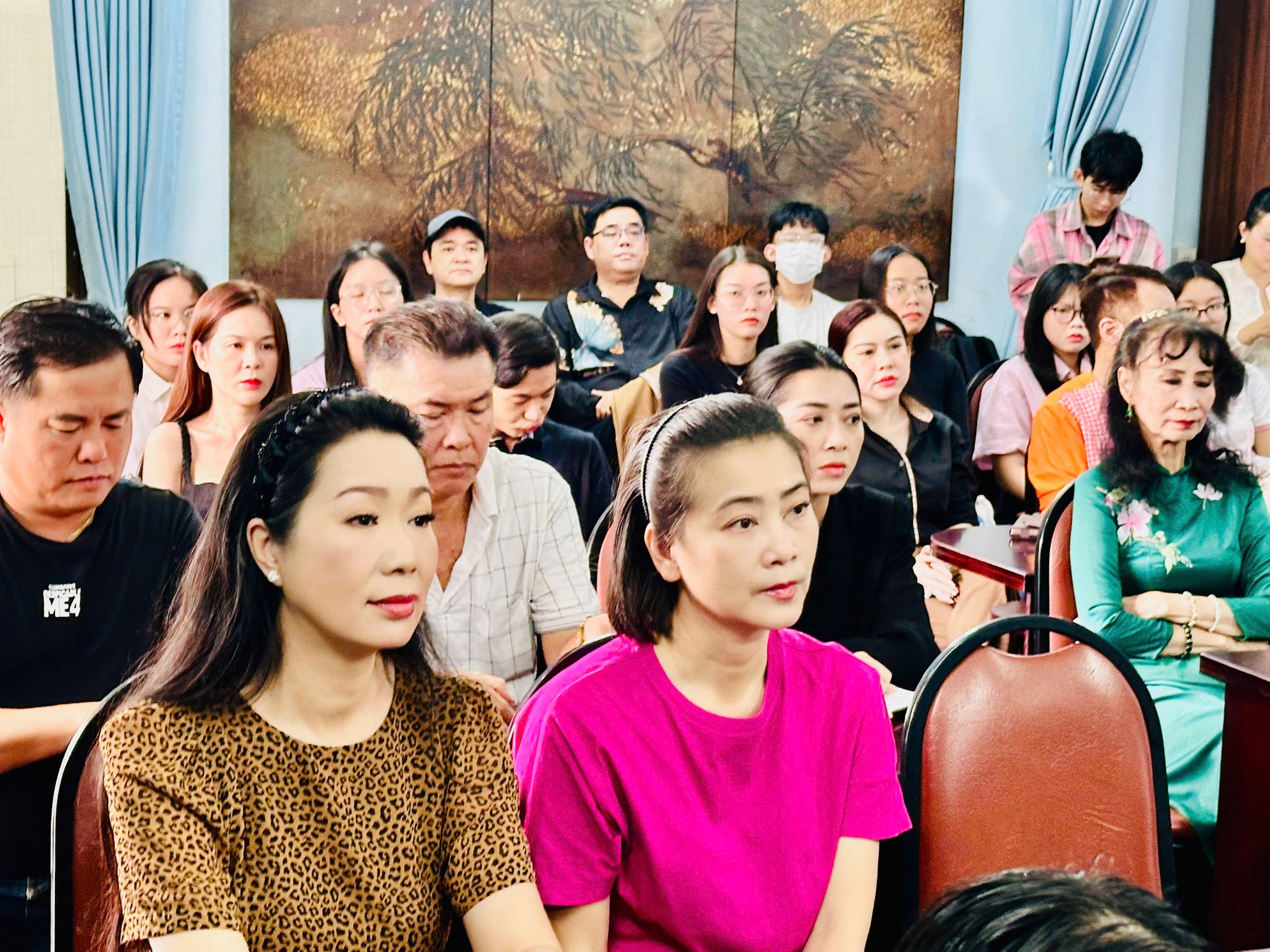 Nh&igrave;n lại s&acirc;n khấu ch&iacute;nh luận trong đời sống văn h&oacute;a - Ảnh 3.