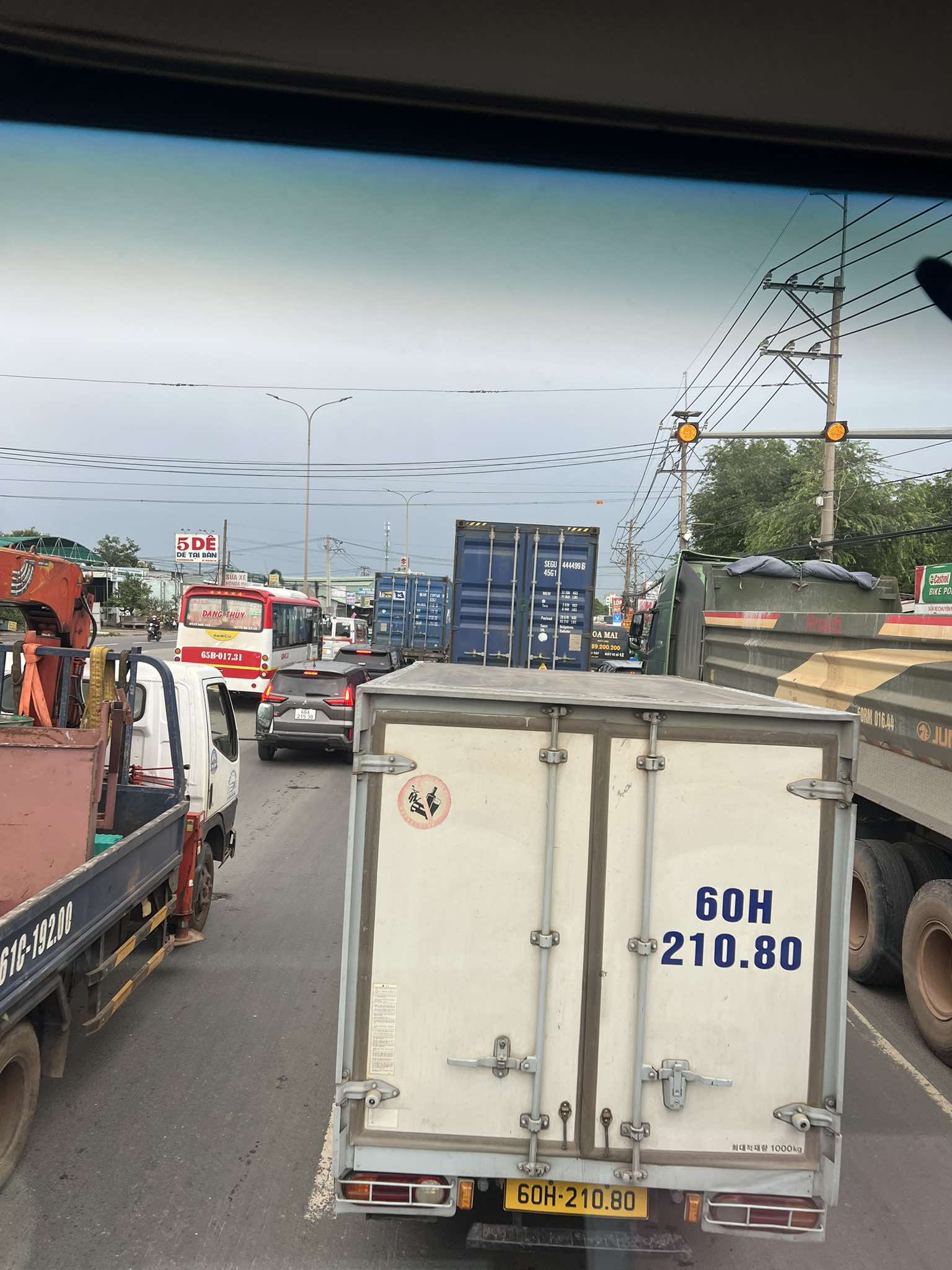 Xe &ugrave;n ứ tr&ecirc;n cao tốc TP HCM - Long Th&agrave;nh - Dầu Gi&acirc;y: 3 Lộ tr&igrave;nh di chuyển an to&agrave;n - Ảnh 3.