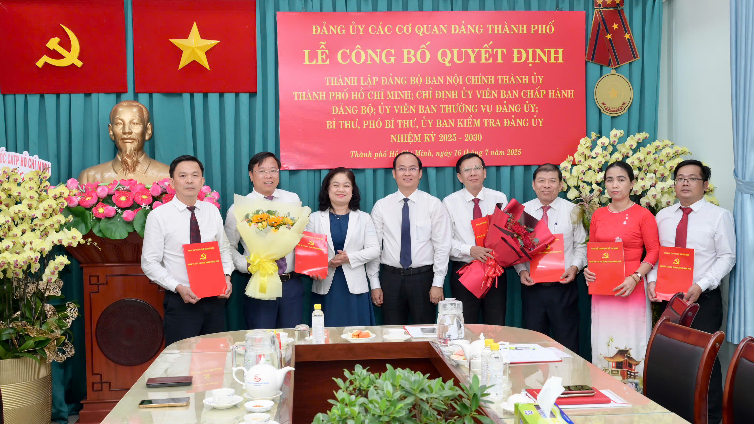 &Ocirc;ng Huỳnh Khắc Điệp giữ chức B&iacute; thư Đảng ủy Ban Nội ch&iacute;nh Th&agrave;nh ủy TP HCM - Ảnh 1.