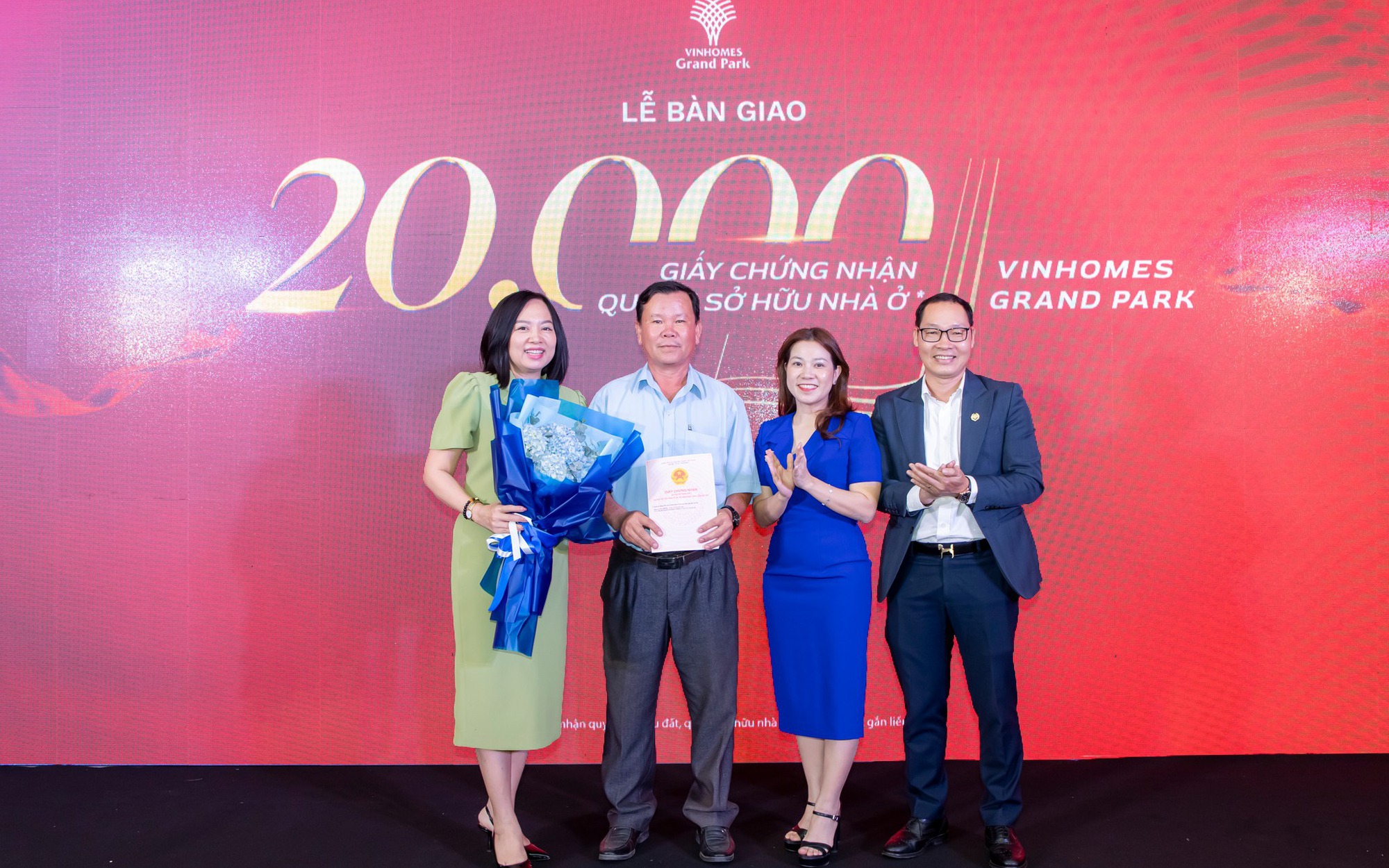 Phụ huynh tậu căn hộ The Opus One cho hành trình vào đời của con