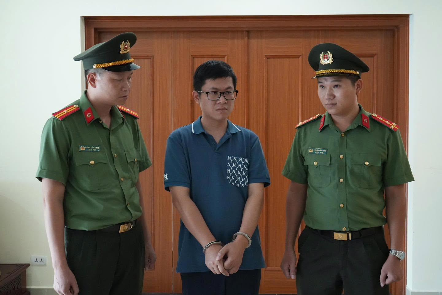 Bắt 2 "ông trùm" điều hành gần 400 website "phim đen", phát tán 22.000 clip đồi trụy- Ảnh 3.