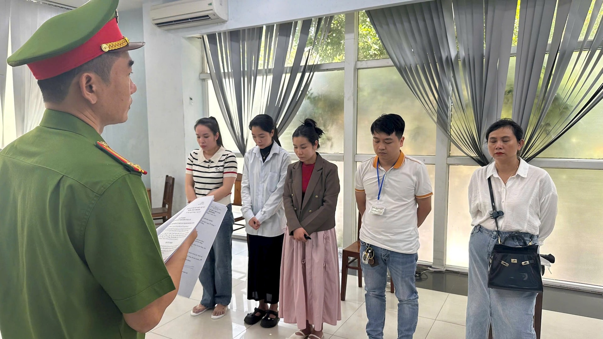 Bộ Y tế vào cuộc vụ "bác sĩ dỏm" Phòng khám Đa khoa quốc tế Đà Nẵng- Ảnh 1.