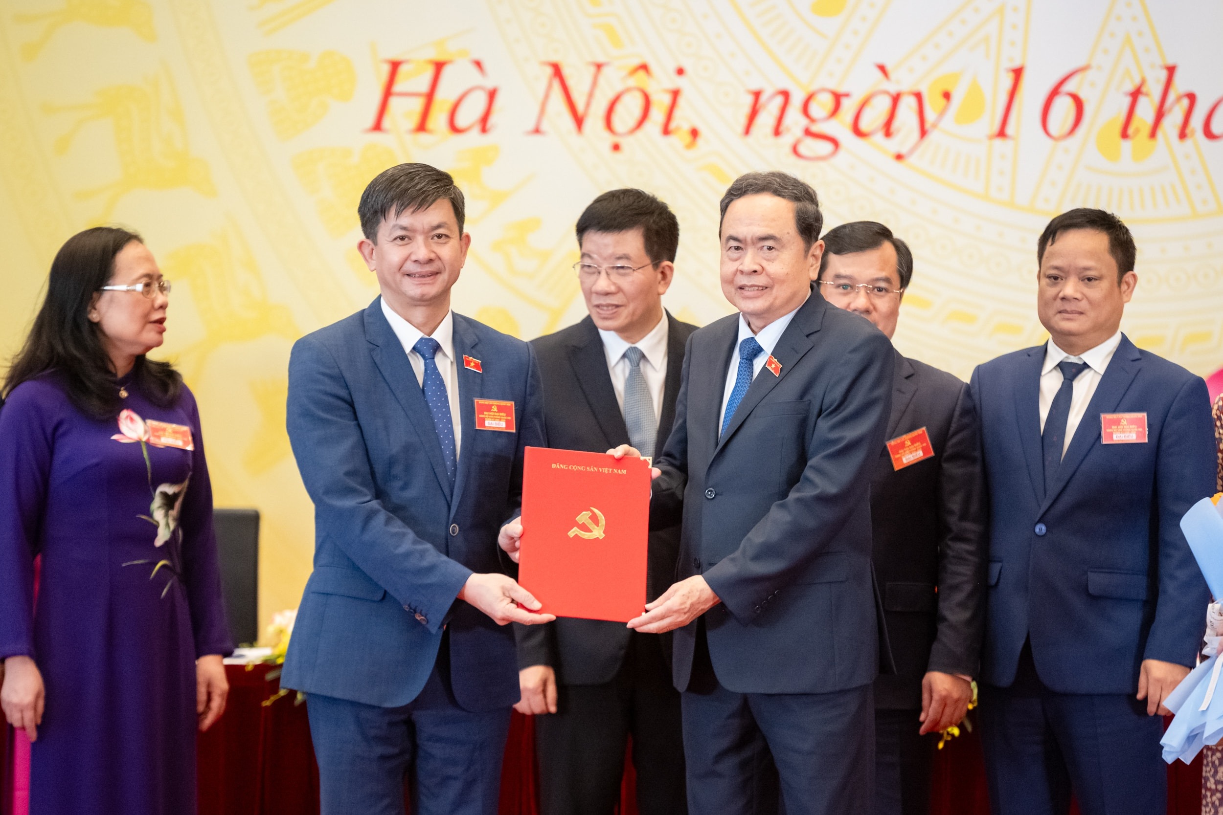 Chủ tịch Quốc hội Trần Thanh Mẫn tham dự Đại hội Đảng bộ Văn ph&ograve;ng Quốc hội 2025 - 2030 - Ảnh 1.