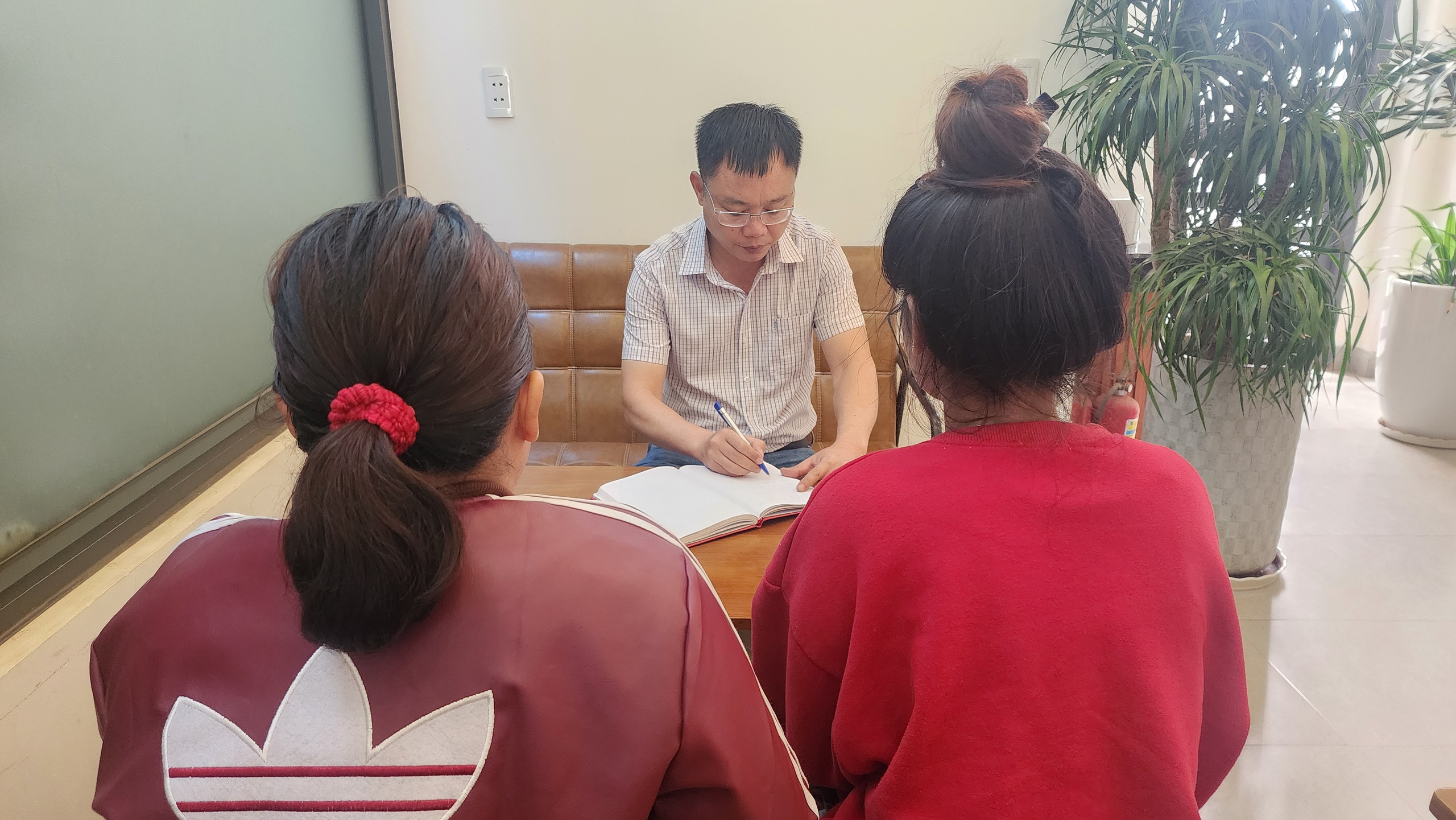 Kết quả tốt nghiệp THPT của 4 học sinh từng "tự nguyện" xin nghỉ học ra sao?- Ảnh 1.