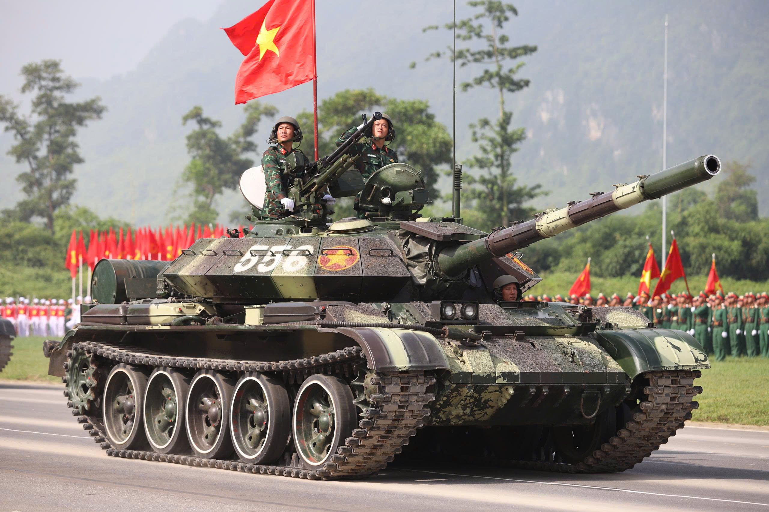 Ngắm xe tăng , tên lửa trong buổi hợp luyện diễu binh đại lễ 2 - 9 - Ảnh 2.