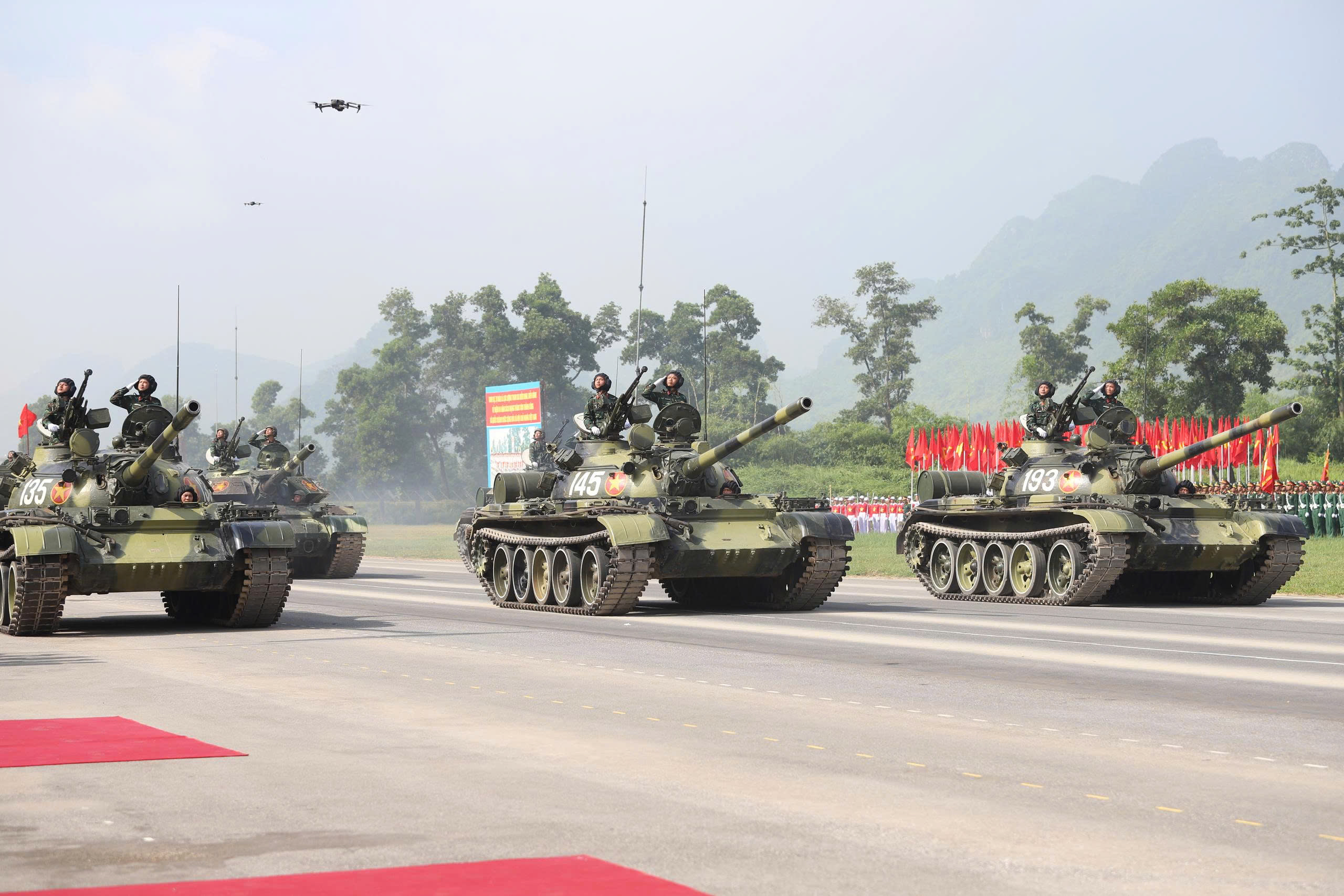 Ngắm xe tăng , tên lửa trong buổi hợp luyện diễu binh đại lễ 2 - 9 - Ảnh 3.