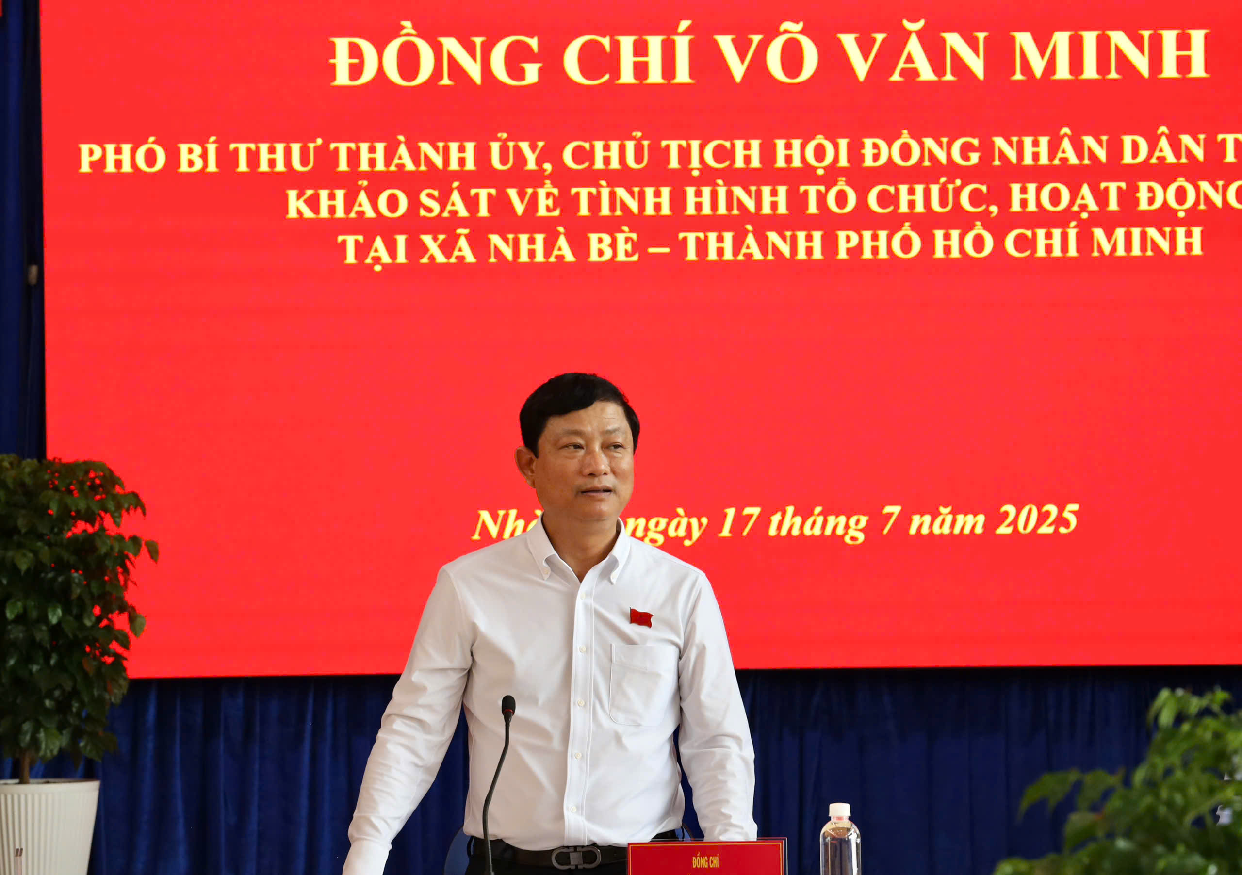 TP HCM: L&atilde;nh đạo x&atilde; Nh&agrave; B&egrave; trực chiến thủ tục h&agrave;nh ch&iacute;nh , d&acirc;n h&agrave;i l&ograve;ng - Ảnh 5.