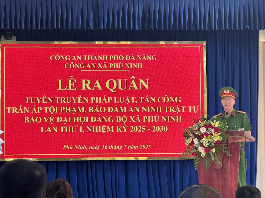 C&ocirc;ng an x&atilde; ở Đ&agrave; Nẵng "lập c&ocirc;ng" ngay sau lễ ra qu&acirc;n trấn &aacute;p tội phạm - Ảnh 3.