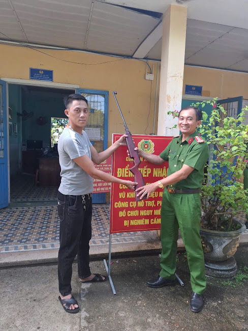C&ocirc;ng an x&atilde; ở Đ&agrave; Nẵng "lập c&ocirc;ng" ngay sau lễ ra qu&acirc;n trấn &aacute;p tội phạm - Ảnh 2.
