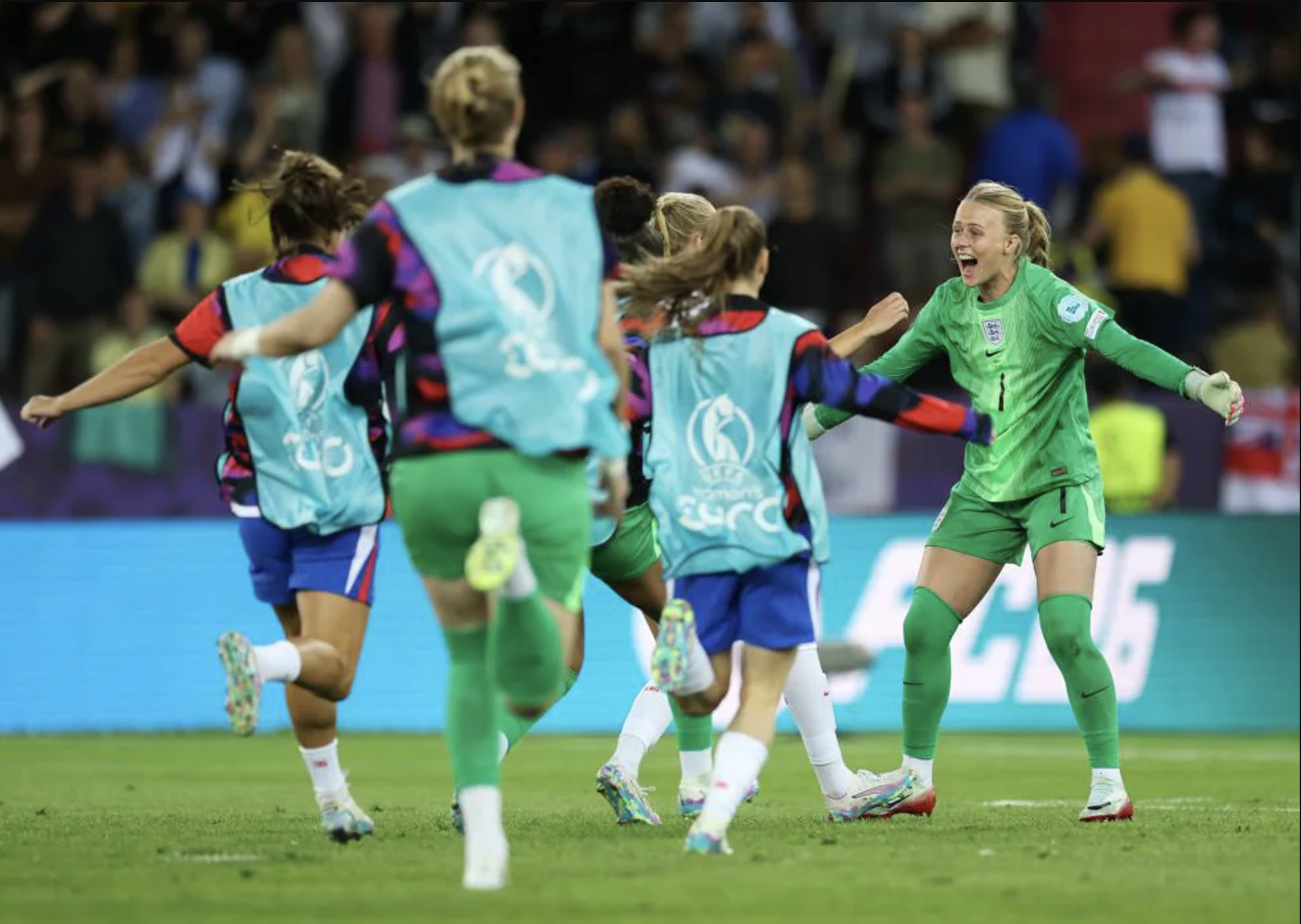 Euro 2025: Ngược d&ograve;ng ngoạn mục, tuyển nữ Anh thắng nghẹt thở Thụy Điển ở tứ kết - Ảnh 6.