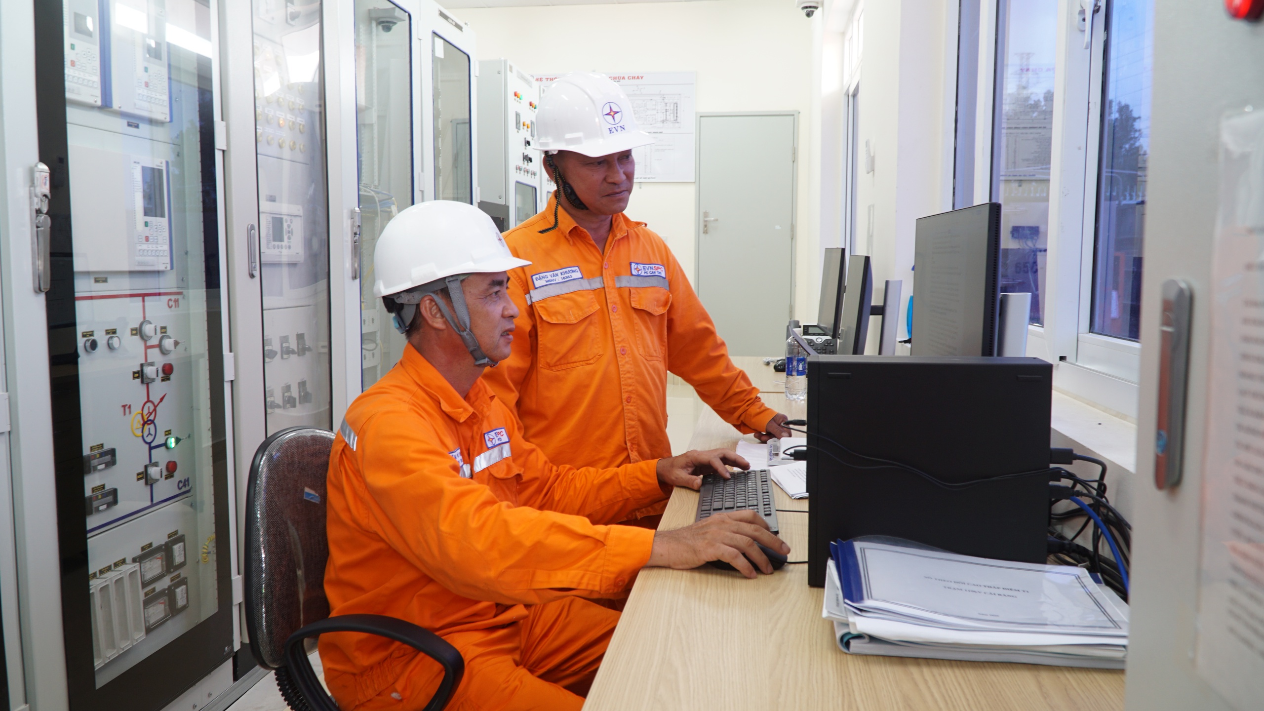 Điện lực miền Nam gắn biển 2 c&ocirc;ng tr&igrave;nh quan trọng ở Cần Thơ v&agrave; Đồng Th&aacute;p - Ảnh 2.