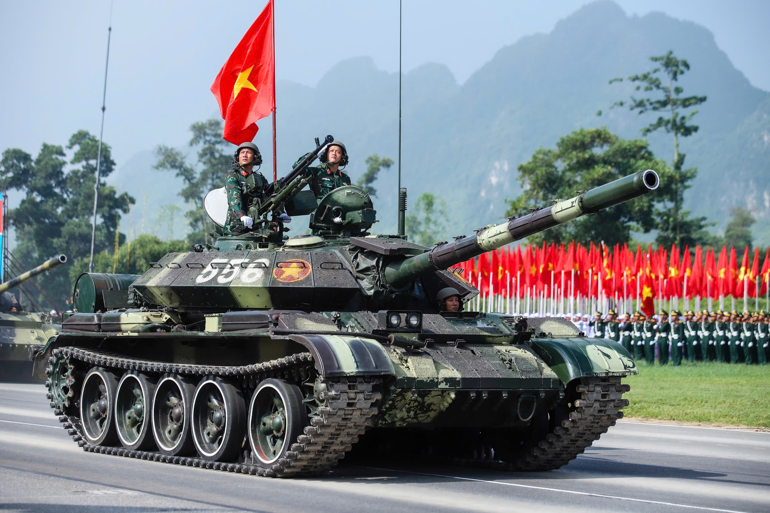 Ngắm xe tăng, tên lửa hợp luyện chuẩn bị cho diễu binh đại lễ 2-9 - Ảnh 36.