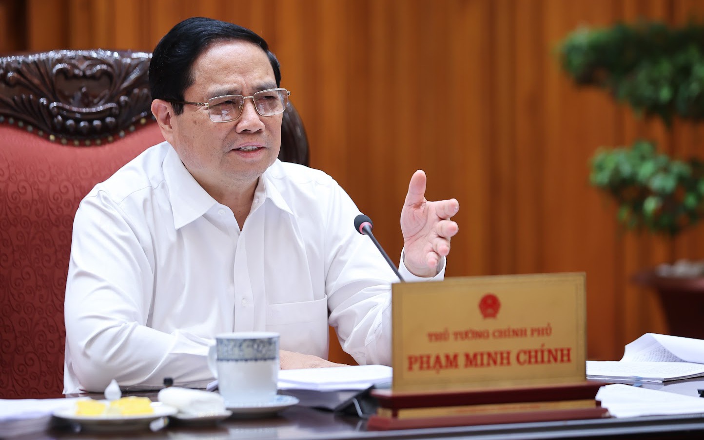 Thủ tướng chỉ đạo xử lý các vấn đề về cấp sổ đỏ cho người dân