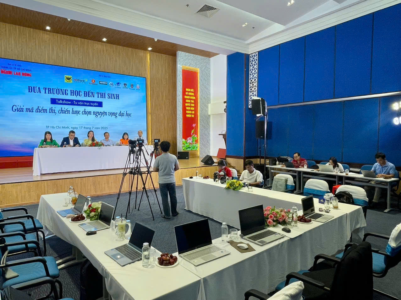 Đang giải đ&aacute;p "n&oacute;ng" về điểm thi, chọn nguyện vọng ĐH - Ảnh 11.