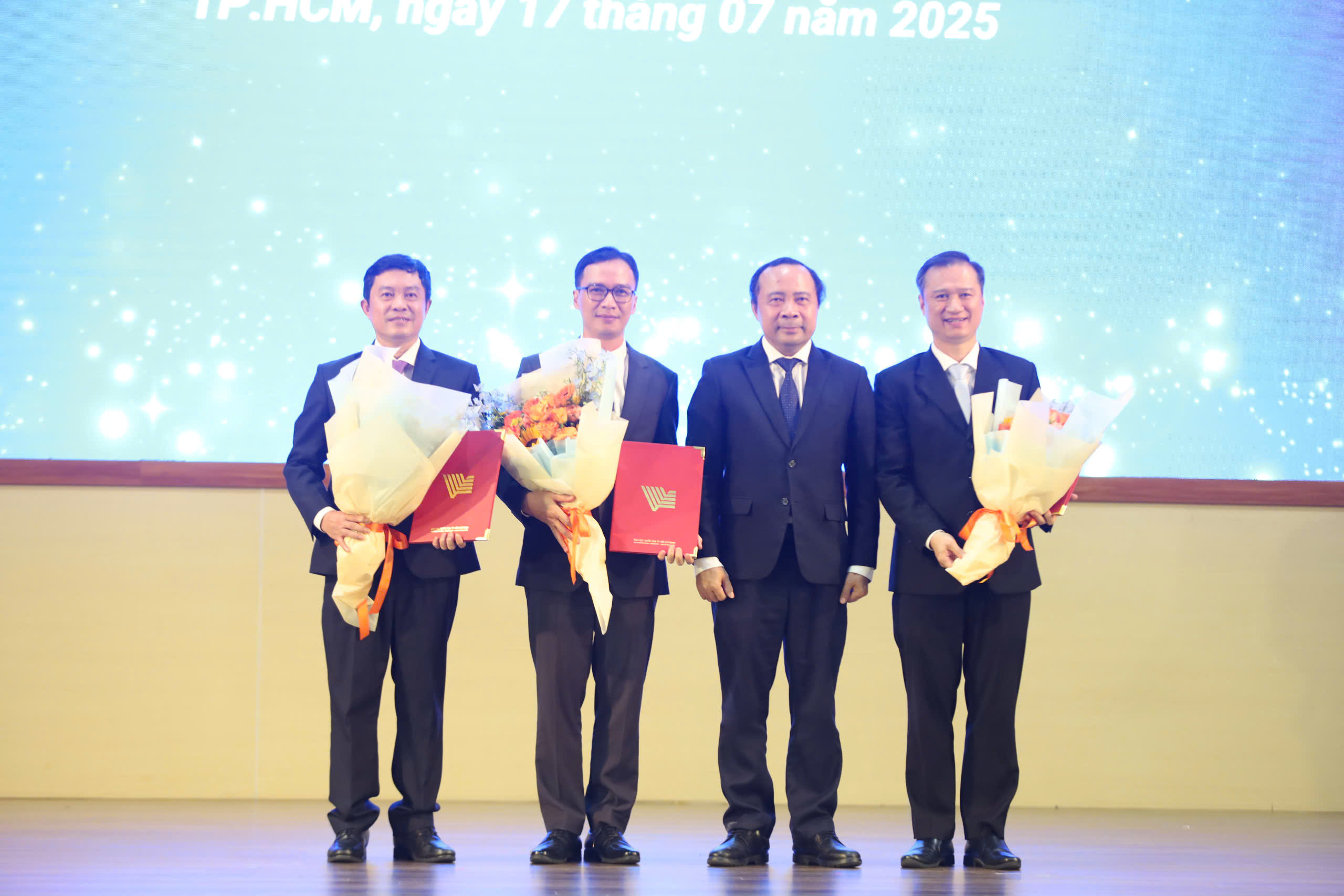ĐHQG TP HCM bổ nhiệm l&atilde;nh đạo chủ chốt Trường ĐH Khoa học Sức khỏe- Ảnh 1.