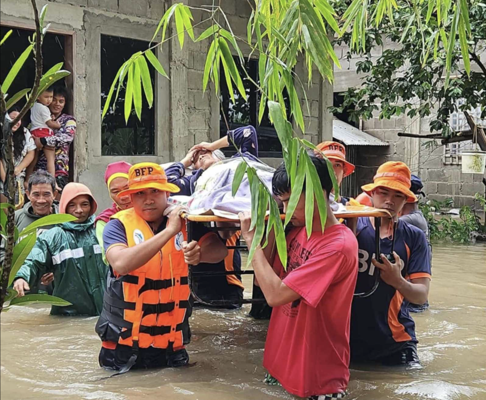 Philippines, Trung Quốc ứng ph&oacute; b&atilde;o- Ảnh 1.