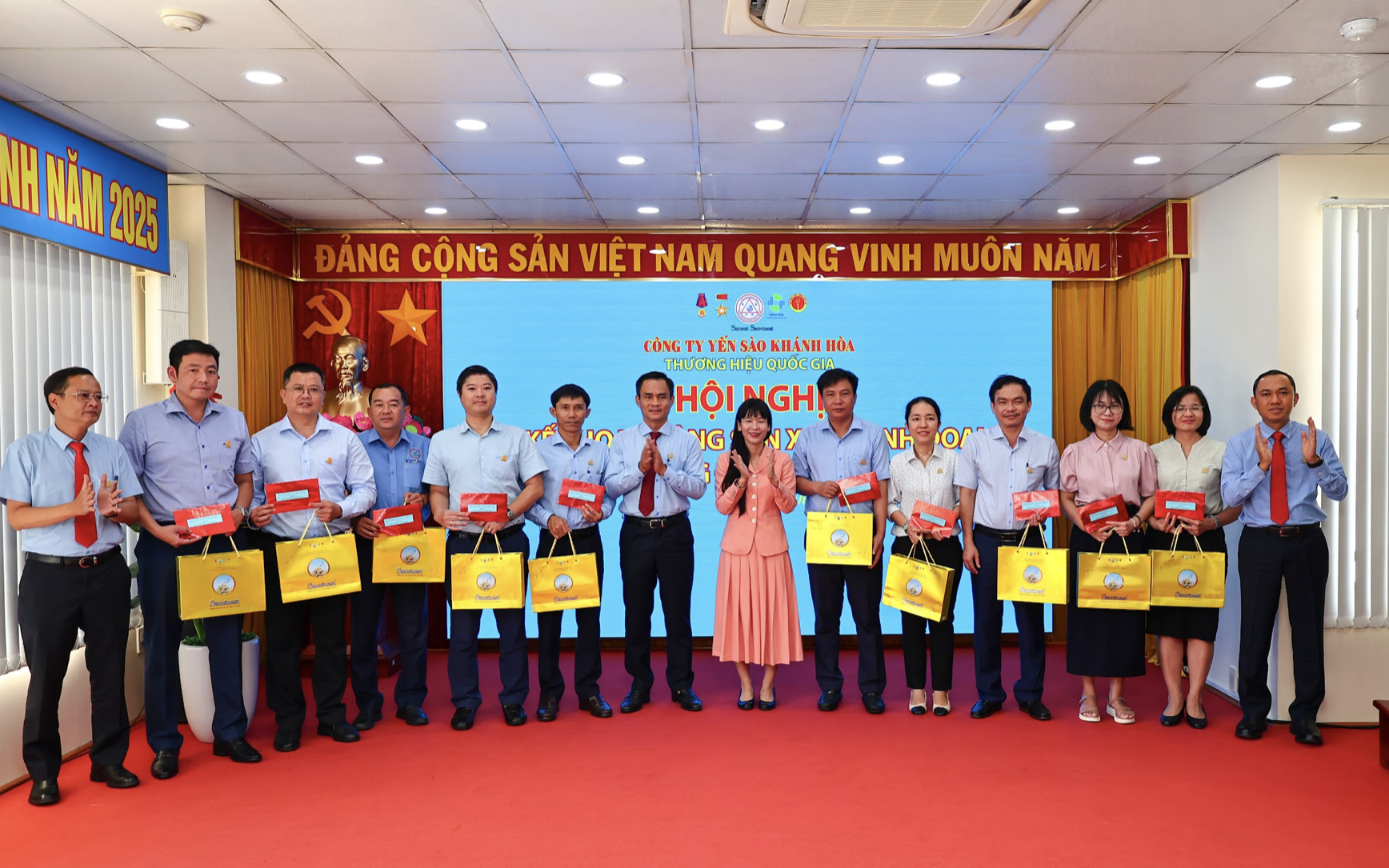 Yến s&agrave;o Kh&aacute;nh H&ograve;a v&agrave;o Top 10 Thương hiệu Nổi tiếng ASEAN 2025- Ảnh 2.