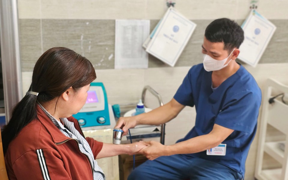 Tham gia BHYT 5 năm liên tục, người bệnh được hưởng quyền lợi gì?