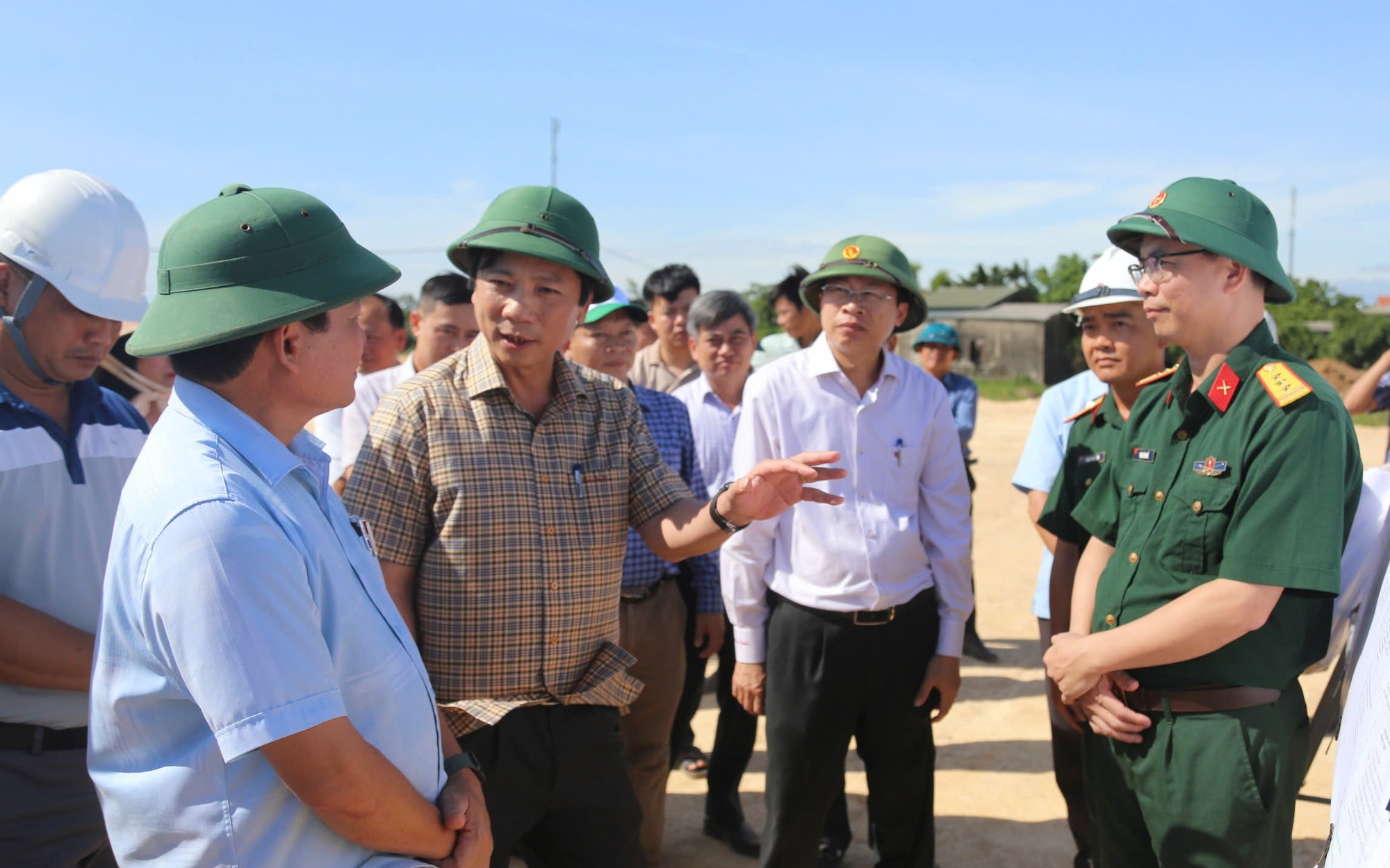 Kiểm tra các dự án ven biển, lãnh đạo tỉnh Quảng Trị đề cập vấn đề nhiều người quan tâm