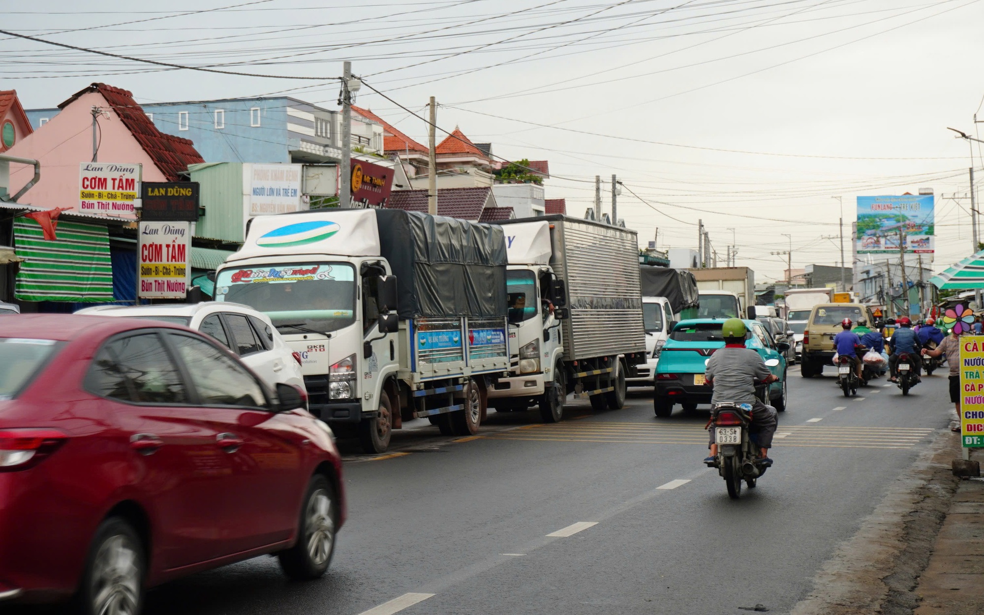 Liên tục xảy ra tai nạn liên hoàn, CSGT TP HCM đưa cảnh báo quan trọng