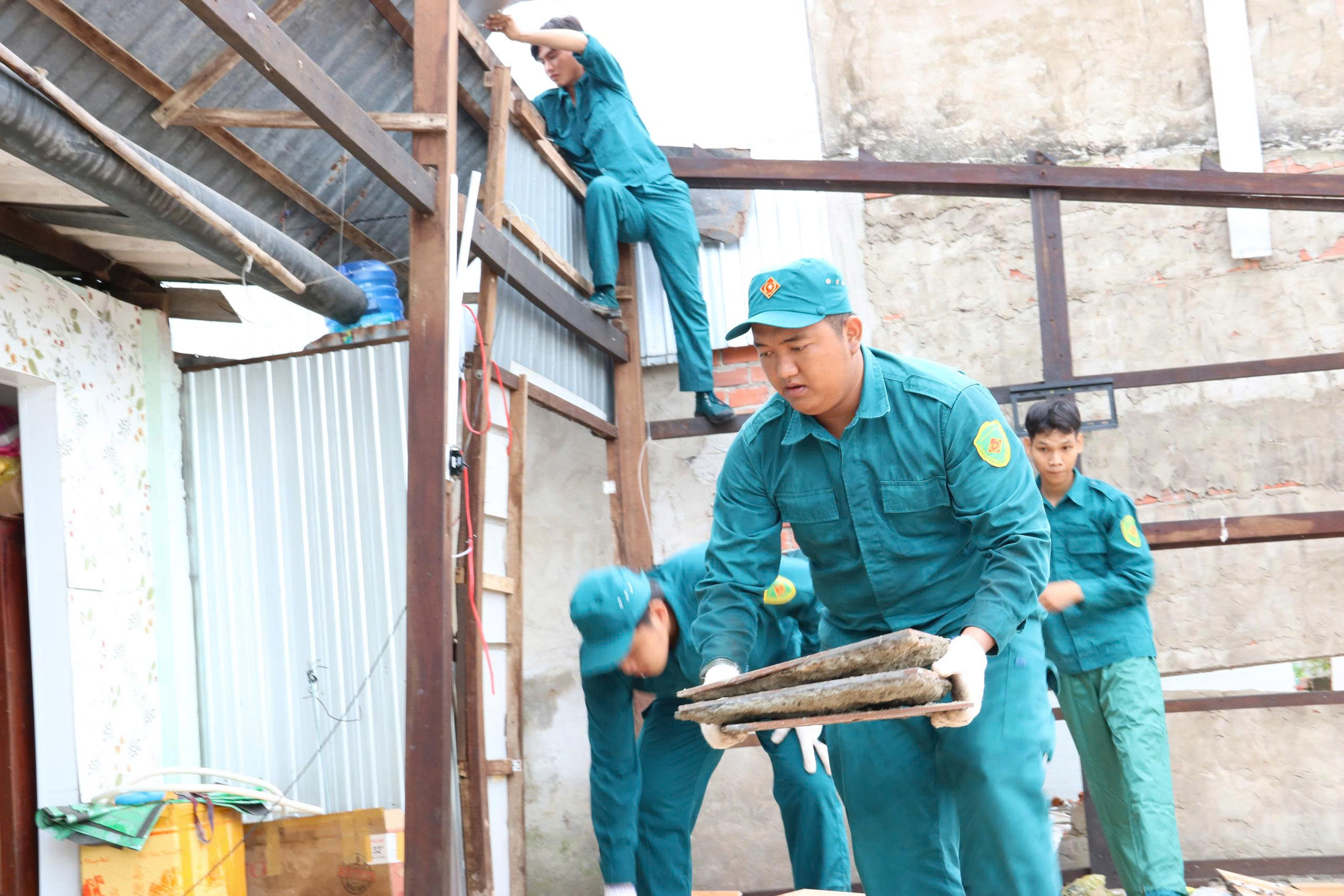 VIDEO: Nước mắt sau vụ sạt lở trong đêm ở Cà Mau - Ảnh 14.