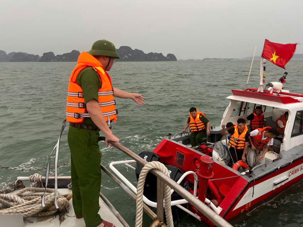 Vụ đắm t&agrave;u du lịch tr&ecirc;n vịnh Hạ Long: Cứu được 11 người, t&igrave;m thấy 28 thi thể nạn nh&acirc;n - Ảnh 5.