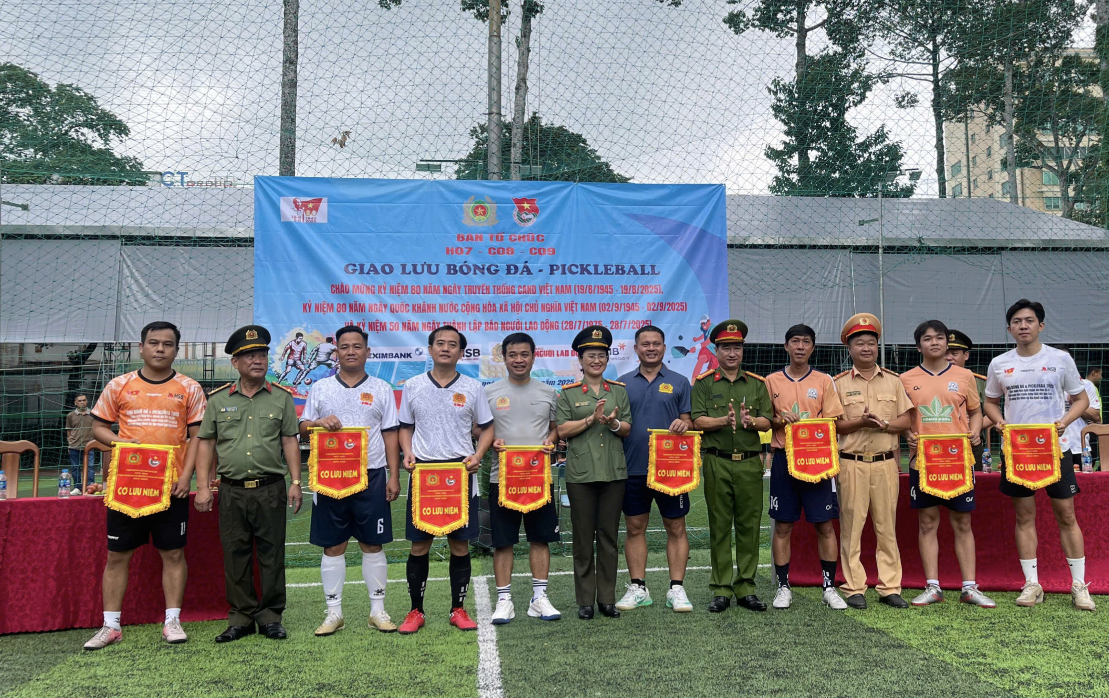 Giao lưu b&oacute;ng đ&aacute; - pickleball ch&agrave;o mừng 80 năm Ng&agrave;y truyền thống C&ocirc;ng an nh&acirc;n d&acirc;n- Ảnh 4.