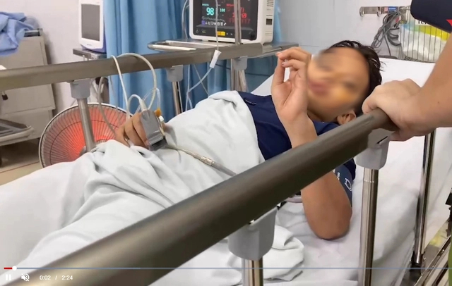 Nh&acirc;n chứng kể lại gi&acirc;y ph&uacute;t lật t&agrave;u du lịch chở 51 người tr&ecirc;n vịnh Hạ Long- Ảnh 1.