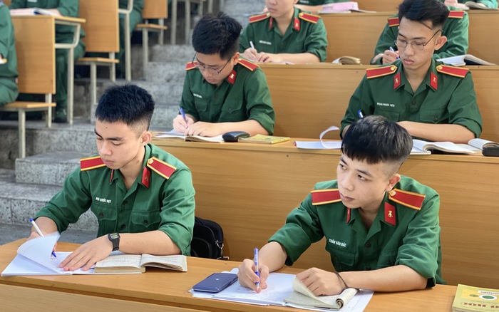 Điểm s&agrave;n dự kiến của trường qu&acirc;n đội: Từ 18 điểm- Ảnh 2.