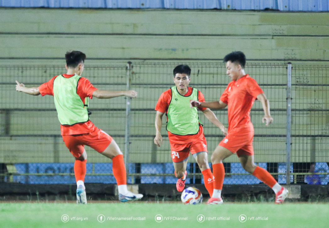 Tiền vệ CLB Đ&agrave; Nẵng quyết t&aacute;i lập th&agrave;nh t&iacute;ch tại U23 Đ&ocirc;ng Nam &Aacute; 2025- Ảnh 1.