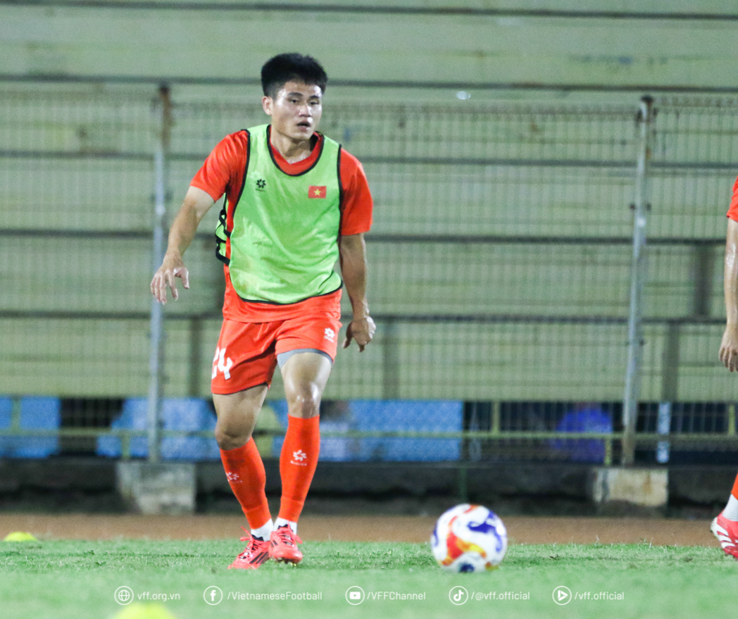 Tiền vệ CLB Đ&agrave; Nẵng quyết t&aacute;i lập th&agrave;nh t&iacute;ch tại U23 Đ&ocirc;ng Nam &Aacute; 2025- Ảnh 3.