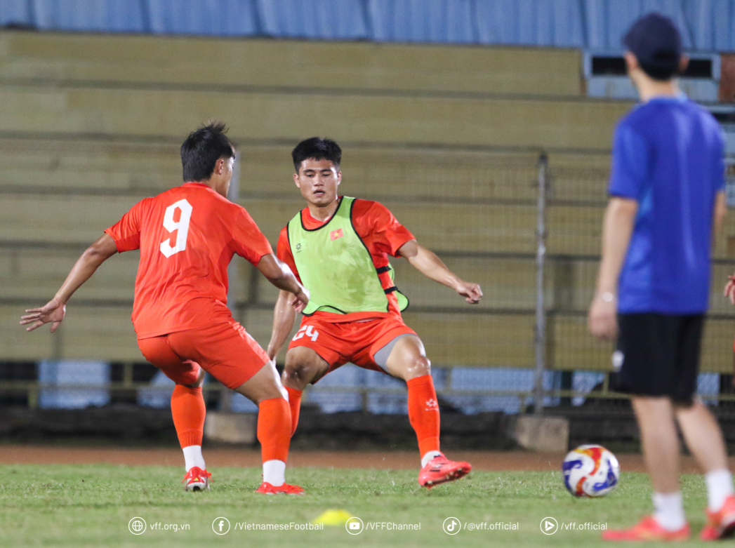 Tiền vệ CLB Đ&agrave; Nẵng quyết t&aacute;i lập th&agrave;nh t&iacute;ch tại U23 Đ&ocirc;ng Nam &Aacute; 2025- Ảnh 4.