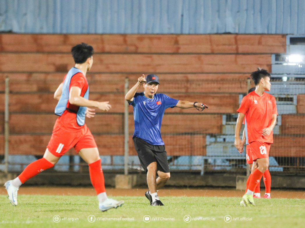 Tiền vệ CLB Đ&agrave; Nẵng quyết t&aacute;i lập th&agrave;nh t&iacute;ch tại U23 Đ&ocirc;ng Nam &Aacute; 2025- Ảnh 2.