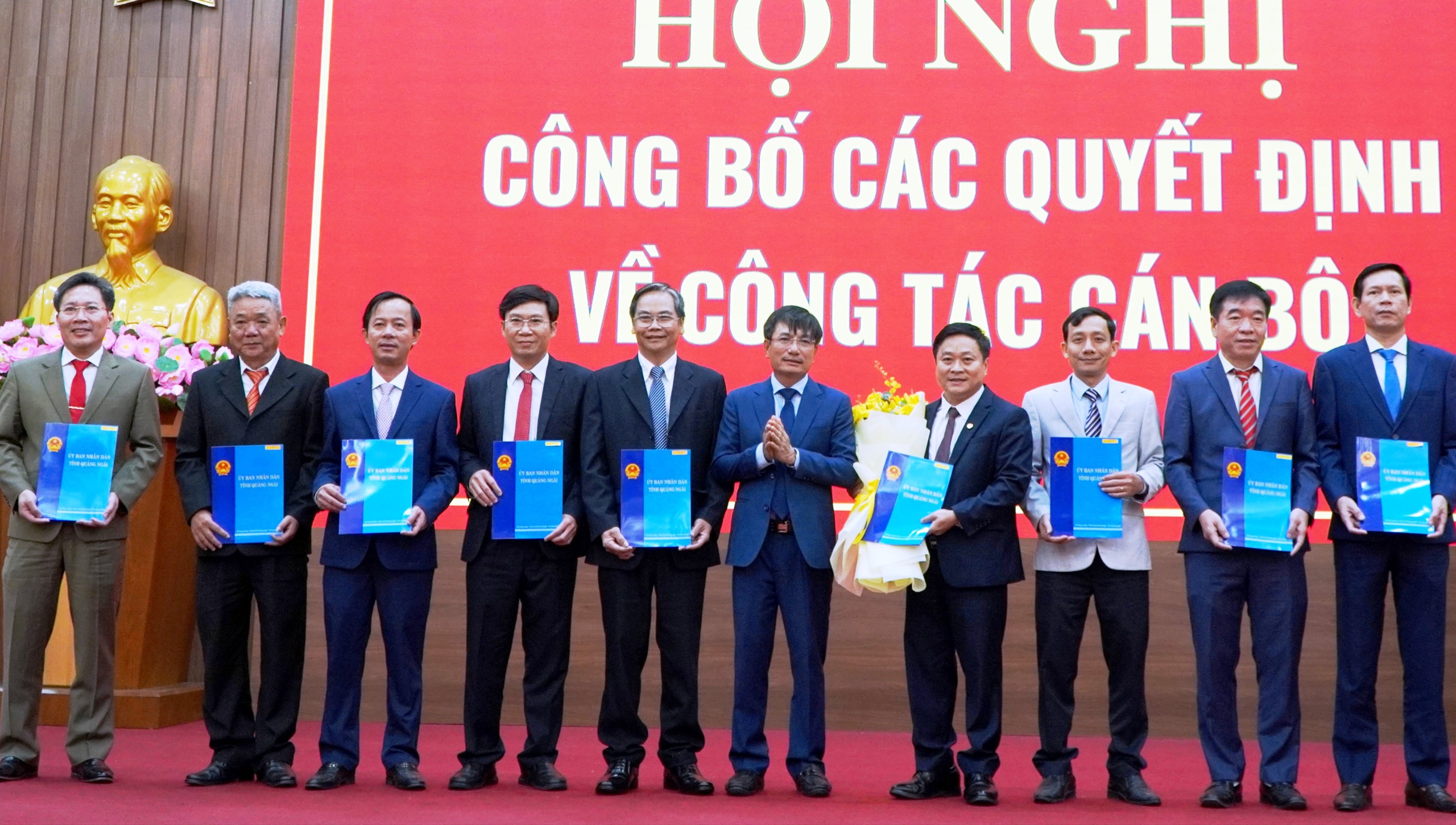 C&ocirc;ng bố h&agrave;ng loạt l&atilde;nh đạo chủ chốt ở Quảng Ng&atilde;i- Ảnh 4.