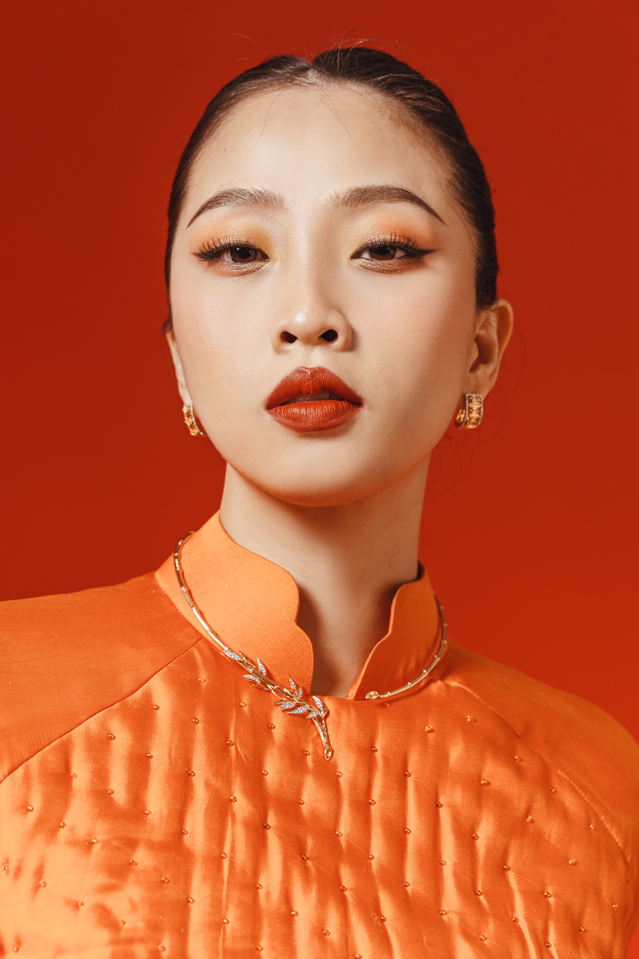 MC Li&ecirc;u H&agrave; Trinh khiến sao Việt tự "cởi l&ograve;ng"   - Ảnh 4.