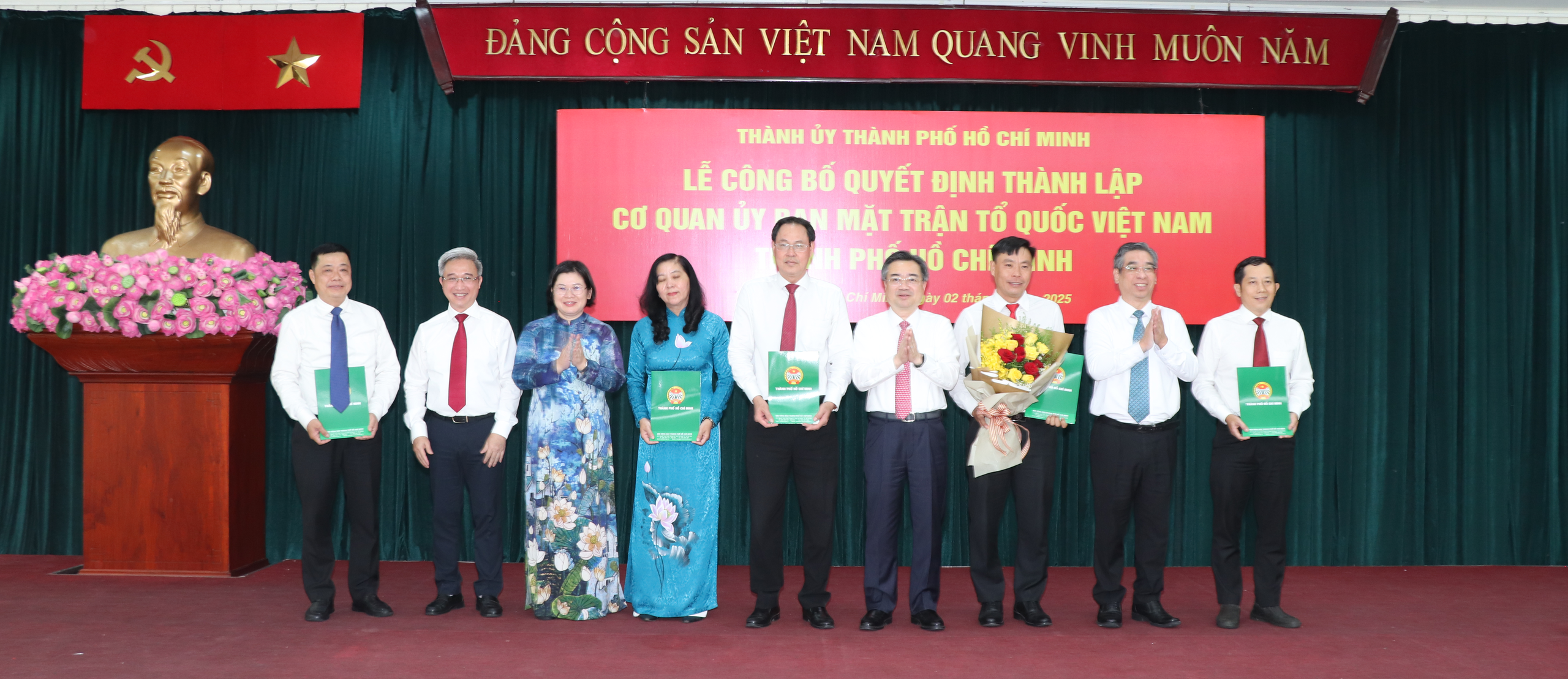 L&atilde;nh đạo Th&agrave;nh Đo&agrave;n, Hội Li&ecirc;n hiệp Phụ nữ, LĐLĐ, Hội N&ocirc;ng d&acirc;n, Hội Cựu chiến binh TP HCM sau hợp nhất - Ảnh 4.