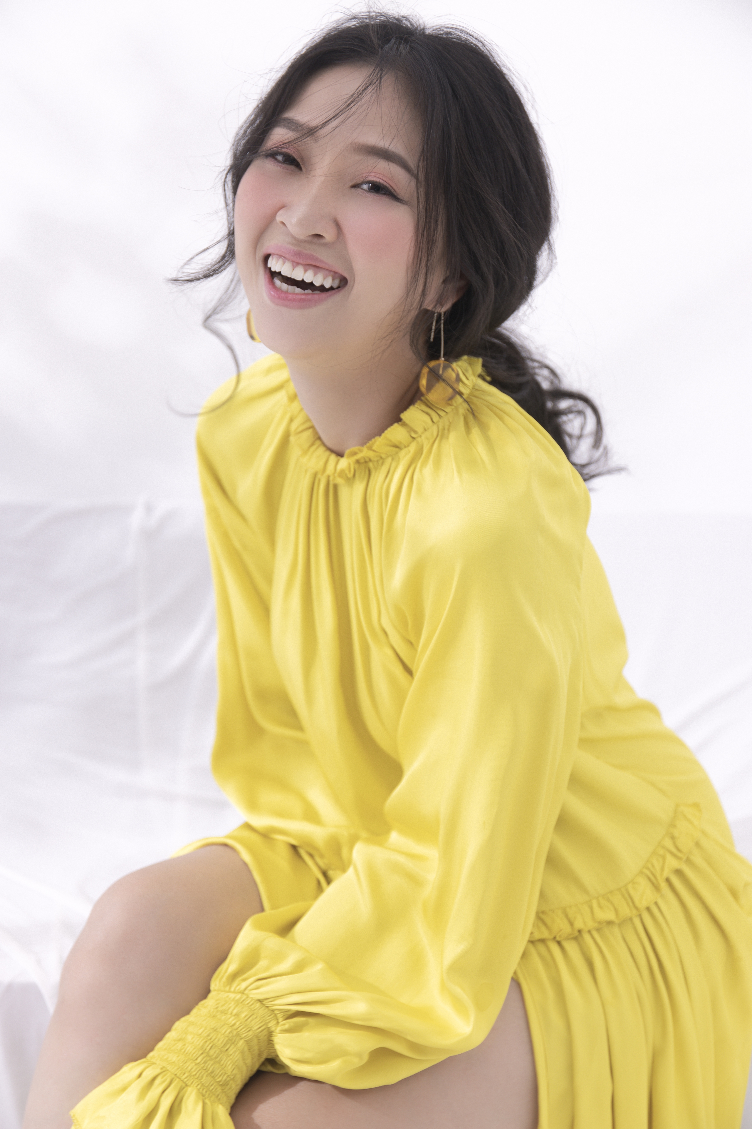 MC Li&ecirc;u H&agrave; Trinh khiến sao Việt tự "cởi l&ograve;ng"   - Ảnh 1.