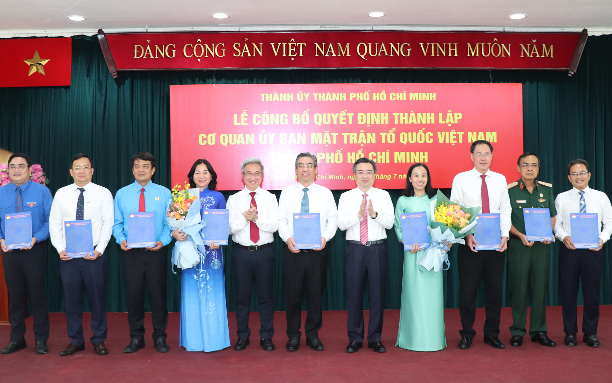 Công bố chủ tịch và các phó chủ tịch Ủy ban MTTQ 
TP HCM