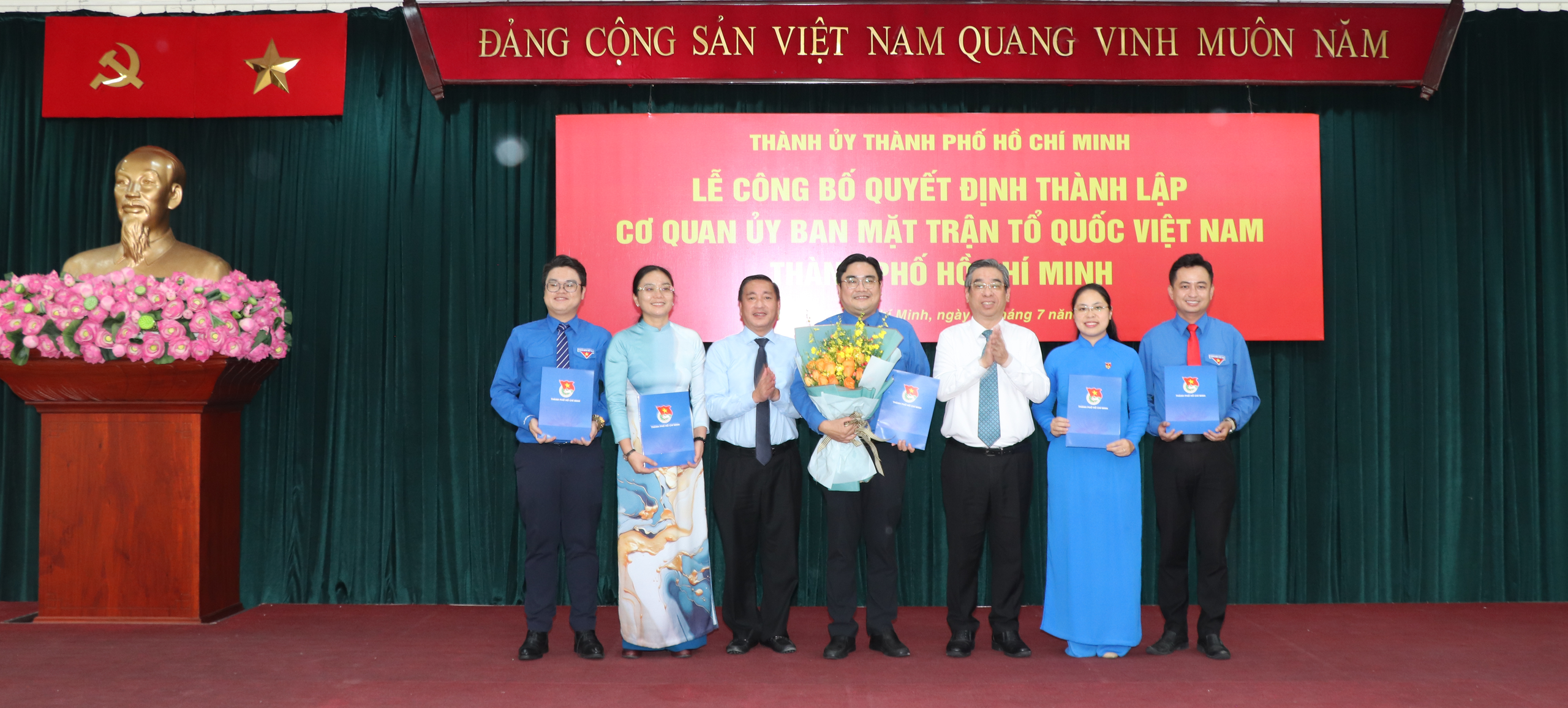 L&atilde;nh đạo Th&agrave;nh Đo&agrave;n, Hội Li&ecirc;n hiệp Phụ nữ, LĐLĐ, Hội N&ocirc;ng d&acirc;n, Hội Cựu chiến binh TP HCM sau hợp nhất - Ảnh 3.