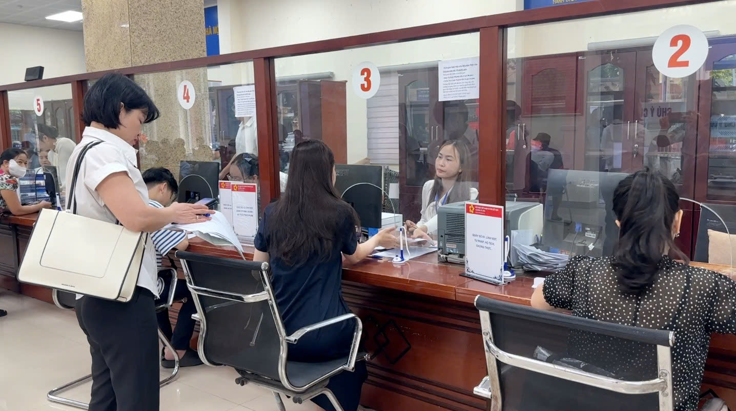Xử lý trơn tru thủ tục hành chính "phi địa giới" - Ảnh 2.