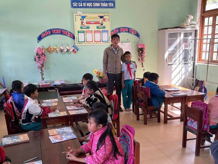 Cuộc thi viết Người thầy kính yêu: Gieo chữ và niềm tin giữa đại ngàn- Ảnh 2.
