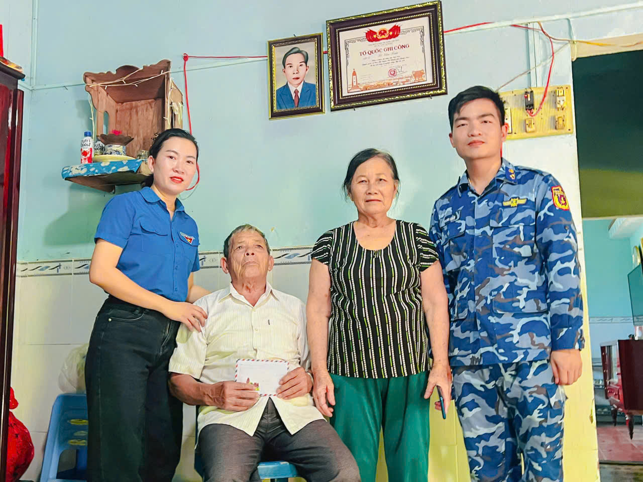 Hoạt động &yacute; nghĩa của đo&agrave;n vi&ecirc;n, thanh ni&ecirc;n Bộ Tư lệnh V&ugrave;ng Cảnh s&aacute;t biển 2- Ảnh 2.