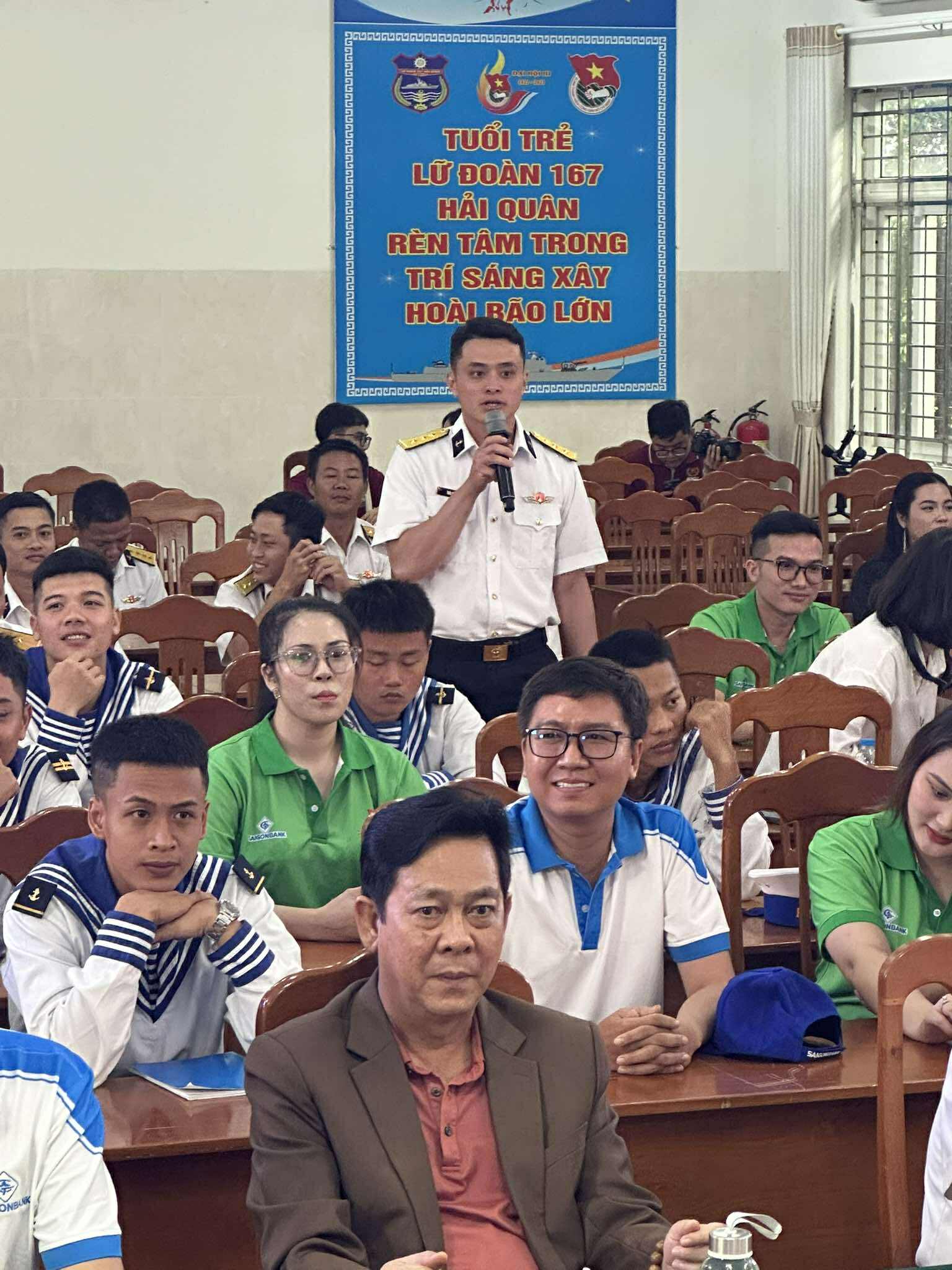 "Chu&ocirc;ng v&agrave;ng vọng cổ" lần thứ 20 giao lưu với chiến sĩ hải qu&acirc;n Lữ đo&agrave;n 167 - Ảnh 3.