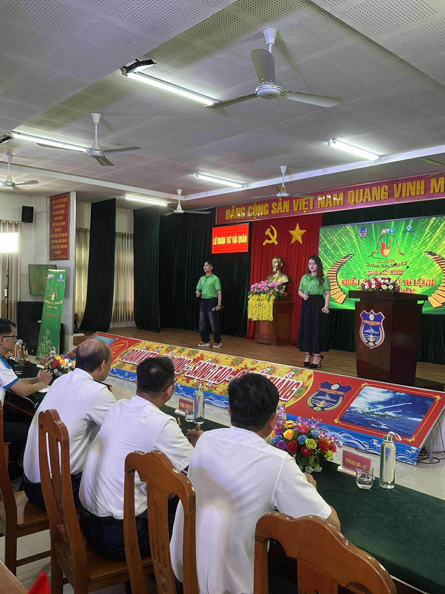"Chu&ocirc;ng v&agrave;ng vọng cổ" lần thứ 20 giao lưu với chiến sĩ hải qu&acirc;n Lữ đo&agrave;n 167 - Ảnh 8.
