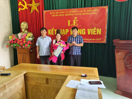 Ph&aacute;t triển đảng vi&ecirc;n l&agrave; người d&acirc;n tộc thiểu số- Ảnh 1.
