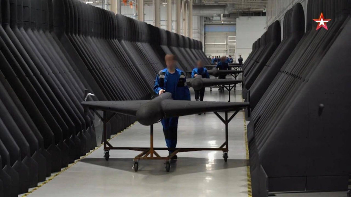 Nga h&eacute; lộ nh&agrave; m&aacute;y sản xuất m&aacute;y bay kh&ocirc;ng người l&aacute;i lớn nhất thế giới - Ảnh 1.