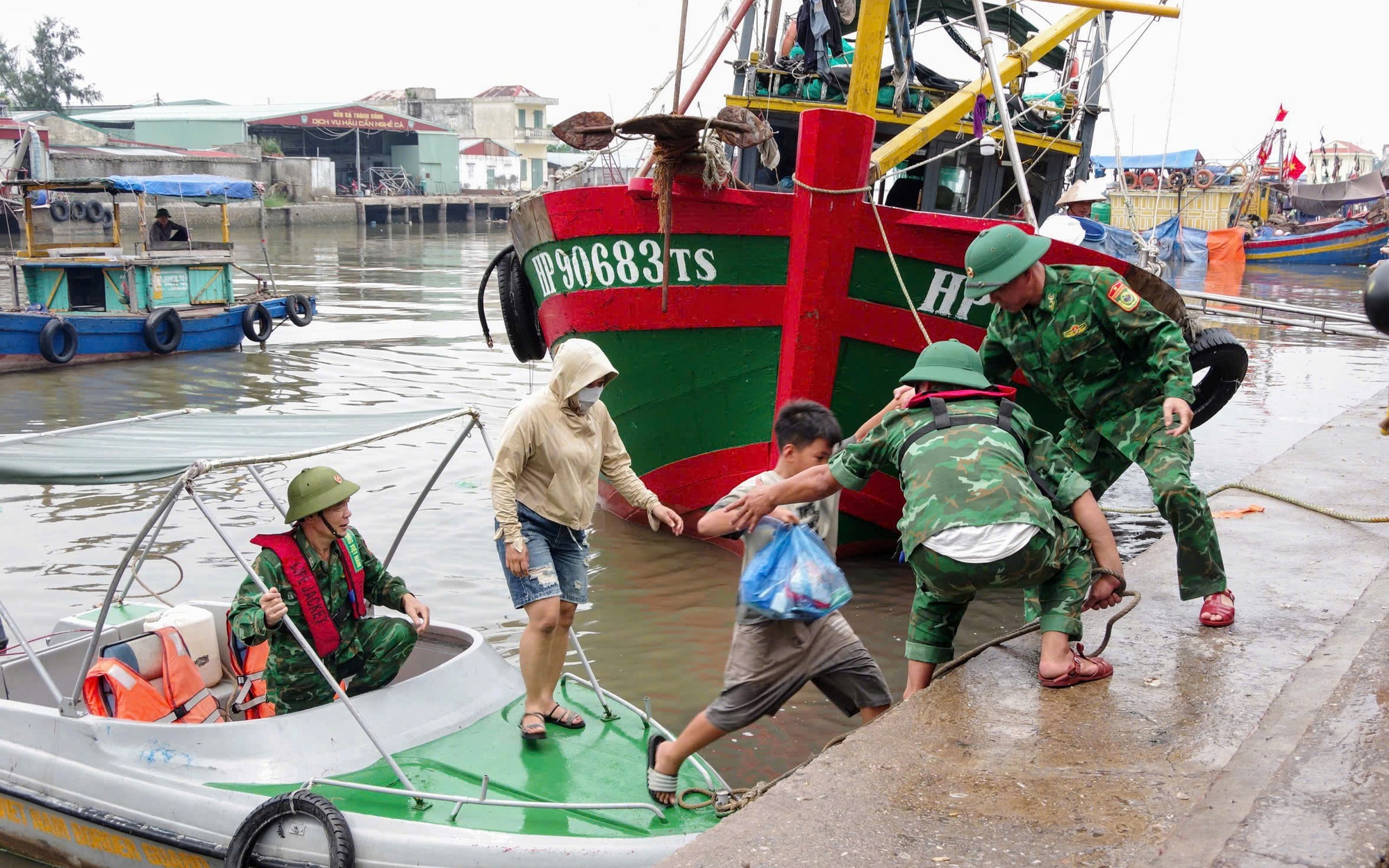 Lên phương án sơ tán gần 2.600 hộ dân sống tại các chung cư cũ, xuống cấp